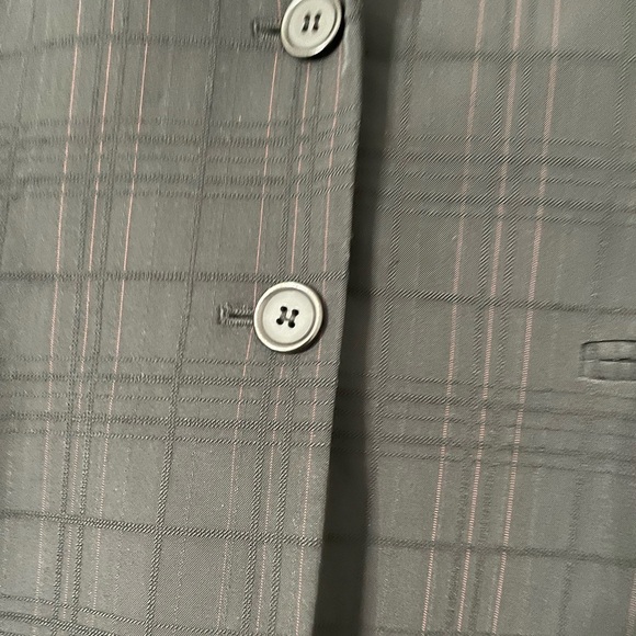 Tahari Arthur Levine women’s size 10 shawl Coaller black pin striped two buttons - Picture 3 of 4